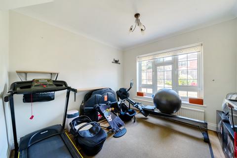 Greenhurst Bracknell Lane, Hartley Wintney, Hook, RG27 8QQ
