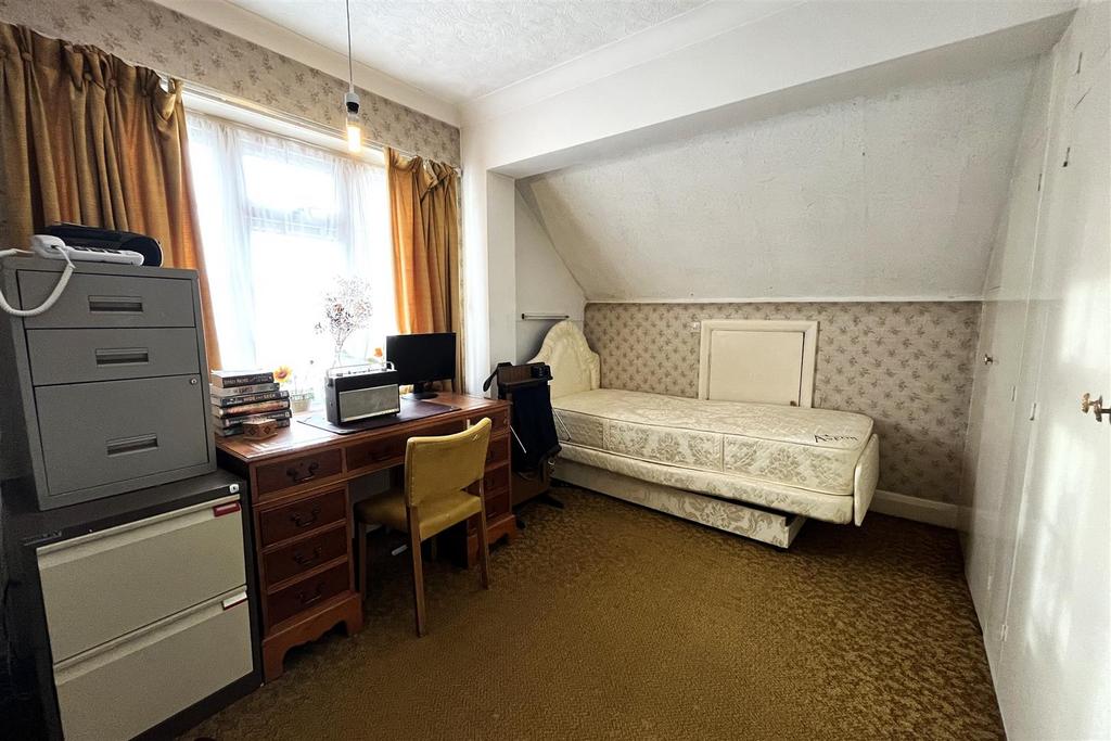 Bedroom 3: