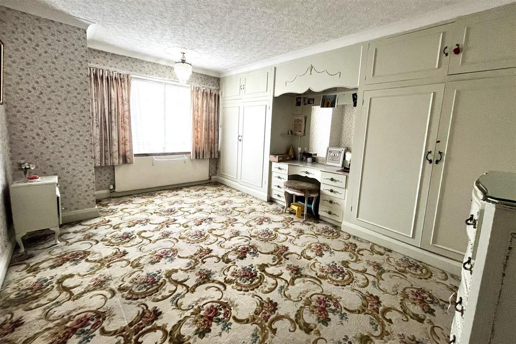 Bedroom 2: