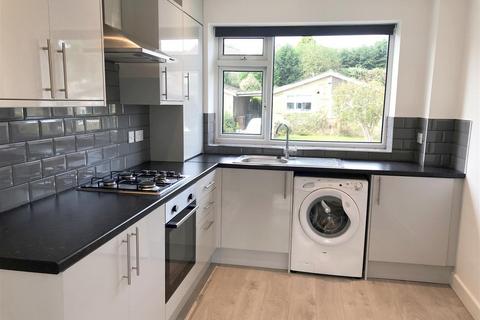 2 bedroom flat for sale, Chellow Gardens, Allerton, BRADFORD