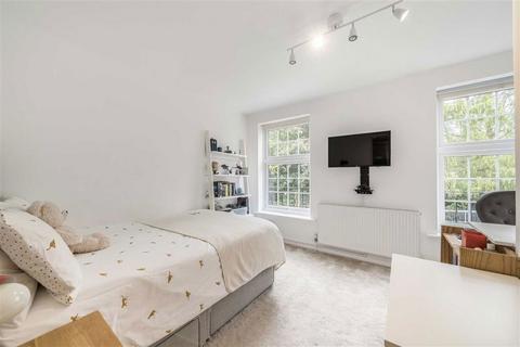 4 bedroom terraced house for sale, Broom Park, Teddington TW11