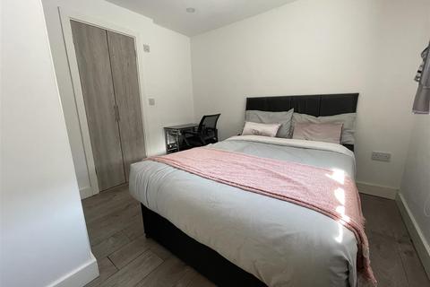 2 bedroom apartment to rent, The Parade, Roath, Cardiff