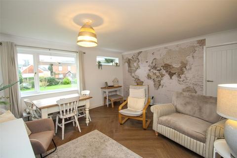 2 bedroom apartment to rent, Havelock Road, Warsash, Southampton, Hampshire, SO31