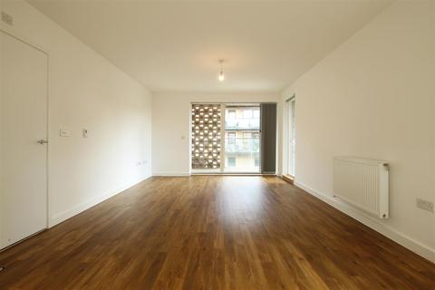 2 bedroom flat to rent, Whittle Avenue, Cambridge CB2