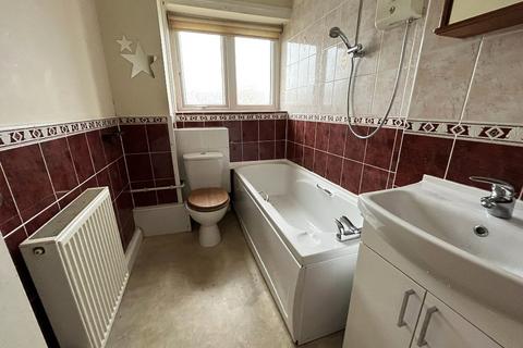 2 bedroom flat to rent, Modbury Close, Plymouth PL5