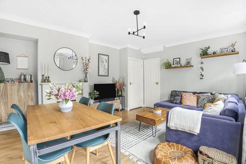 74 Sarsfeld Road, London, SW12 8HP