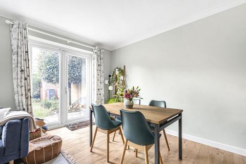 74 Sarsfeld Road, London, SW12 8HP