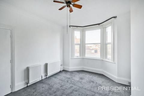 3 bedroom end of terrace house for sale, Waltham Abbey EN9