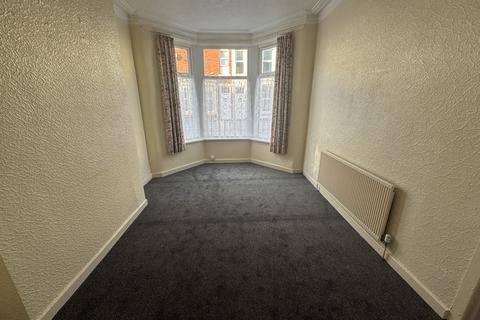 4 bedroom terraced house to rent, Ribble Road, Blackpool FY1