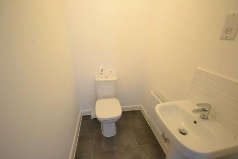 2 bedroom house to rent, Pescall Boulevard, Leicester