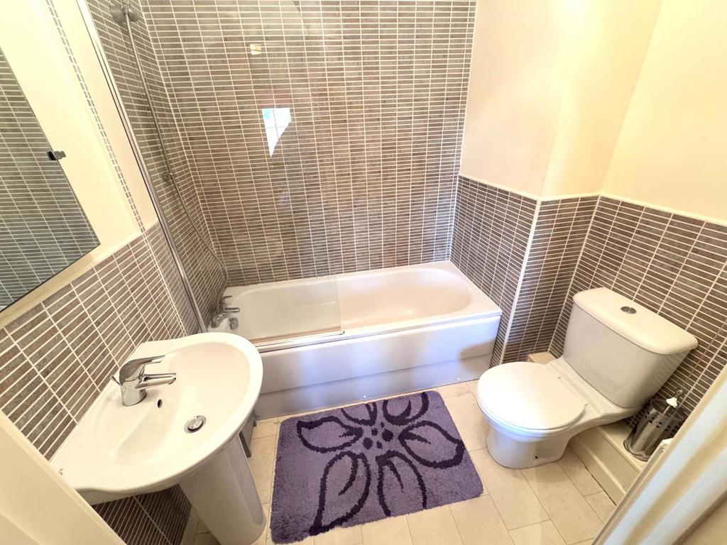 En suite bathroom