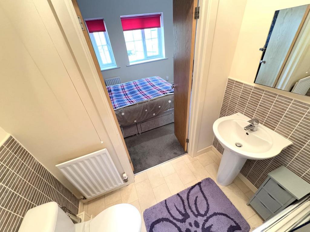 En suite bathroom