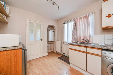 4 bedroom terraced house for sale, Harbut Road, St John's Hill, London, SW11