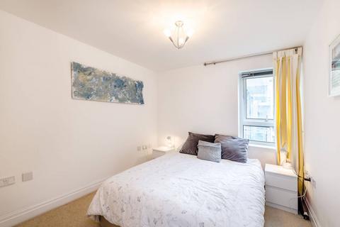 2 bedroom flat to rent, St Davids Square, Canary Wharf, London, E14