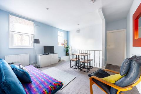 2 bedroom flat to rent, Okehampton Road, Kensal Rise, London, NW10