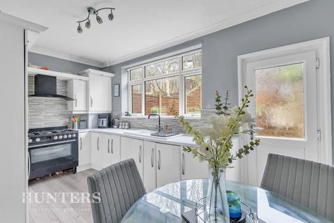 30 Harrow Avenue, Oldham, OL8 4HZ