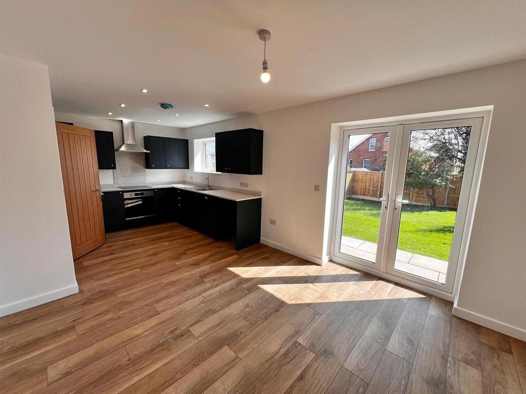 Kitchen with close patio.jpg