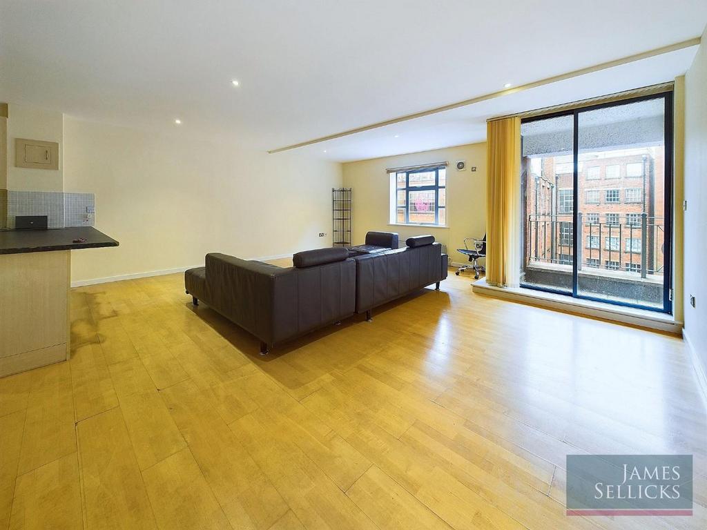 Open Plan Living/Dining Kitchen