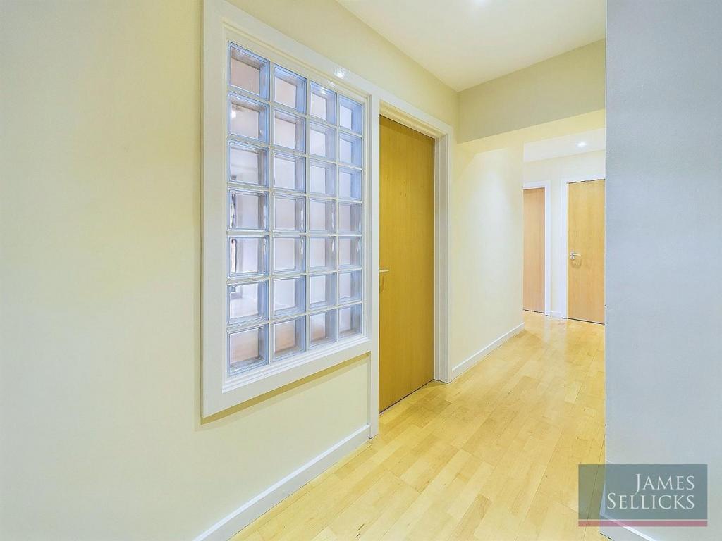 Private Entrance Hall