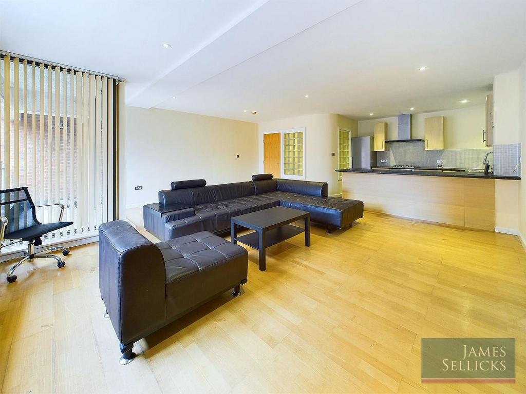 Open Plan Living/Dining Kitchen
