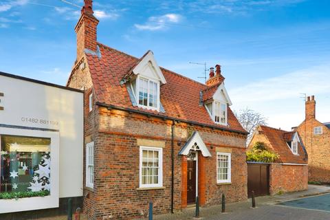 4 bedroom detached house for sale, Walkergate, Beverley, East Riding Of Yorkshire, HU17 9BT