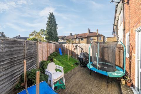 2 bedroom end of terrace house for sale, Malling Gardens, Morden SM4