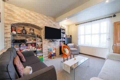 2 bedroom end of terrace house for sale, Malling Gardens, Morden SM4