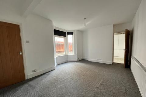 48 Arnold Road, Southampton, SO17 1TG