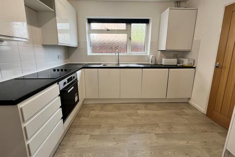 48 Arnold Road, Southampton, SO17 1TG