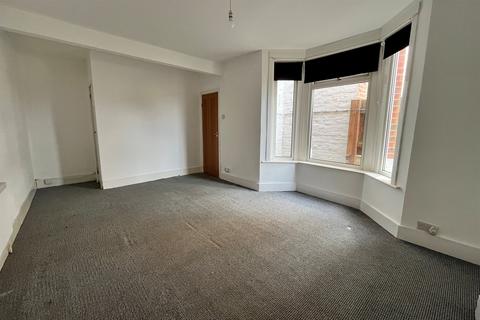 48 Arnold Road, Southampton, SO17 1TG