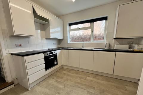 48 Arnold Road, Southampton, SO17 1TG
