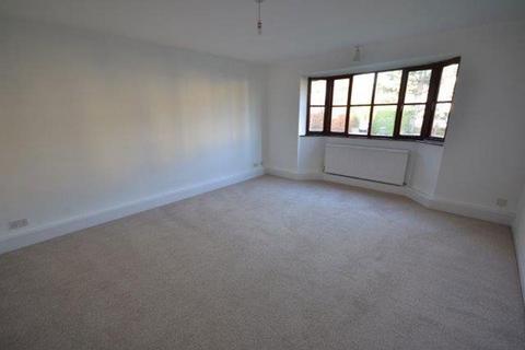 2 bedroom flat to rent, Carisbrooke Road, Leicester