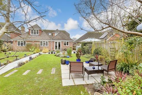 5 bedroom chalet for sale, St. Nicholas Road, Littlestone, New Romney, Kent