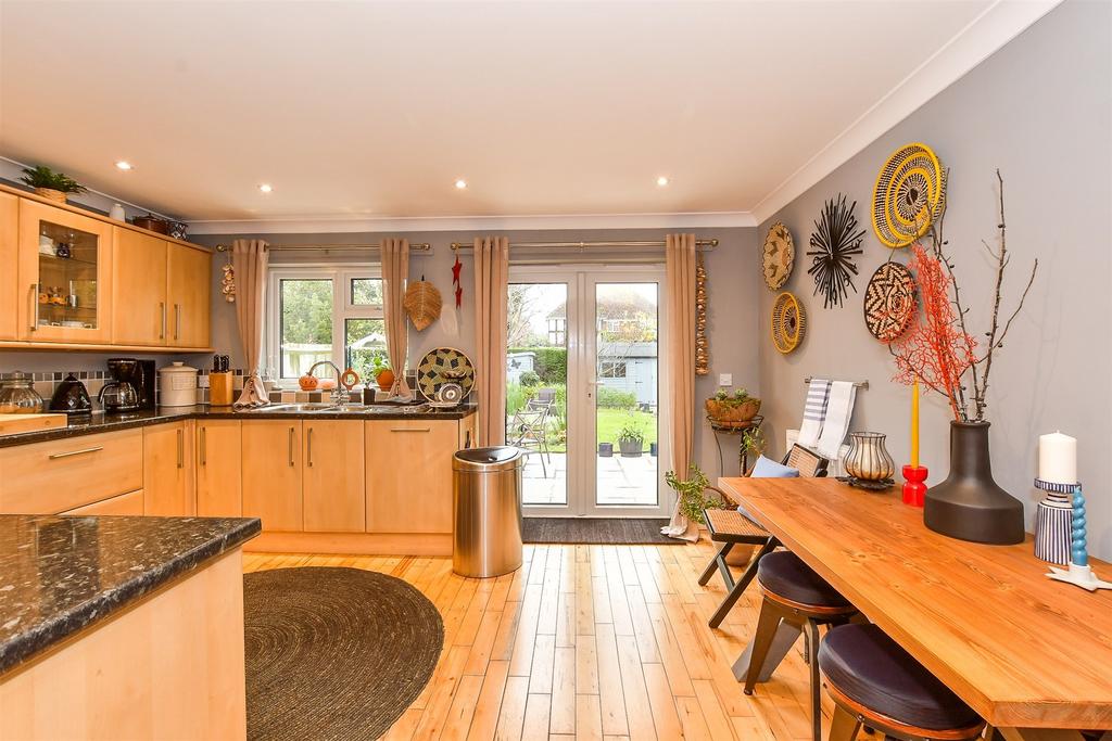 Kitchen/ Breakfast Room