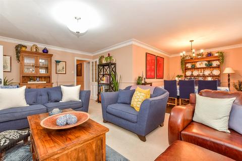 5 bedroom chalet for sale, St. Nicholas Road, Littlestone, New Romney, Kent