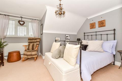 5 bedroom chalet for sale, St. Nicholas Road, Littlestone, New Romney, Kent