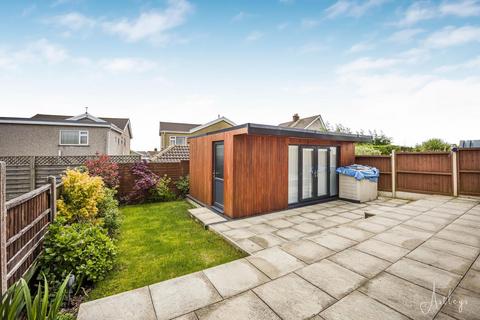 4 bedroom detached house for sale, Chestnut Avenue, West Cross, Swansea