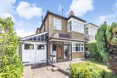 3 bedroom semi-detached house to rent, Ravensbourne Avenue Bromley BR2