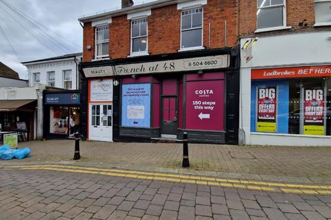 Retail property (high street) to rent, Buckhurst Hill IG9