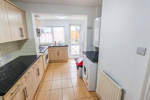 3 bedroom terraced house to rent, Stratford, London, E15