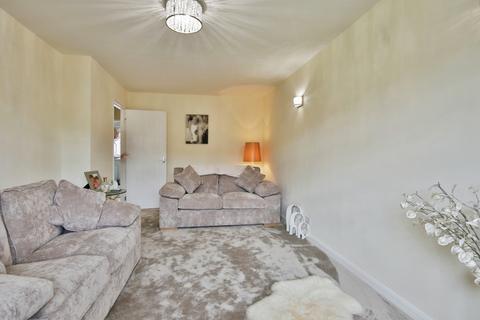 2 bedroom semi-detached bungalow for sale, Newtondale, Hull, East Riding of Yorkshire, HU7 4BZ