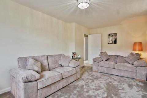 2 bedroom semi-detached bungalow for sale, Newtondale, Hull, East Riding of Yorkshire, HU7 4BZ