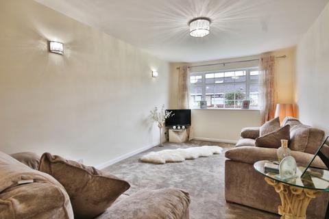 2 bedroom semi-detached bungalow for sale, Newtondale, Hull, East Riding of Yorkshire, HU7 4BZ