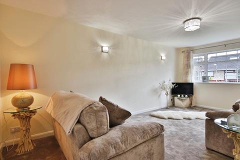 2 bedroom semi-detached bungalow for sale, Newtondale, Hull, East Riding of Yorkshire, HU7 4BZ