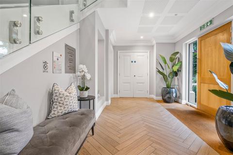 8 Seymour Drive, Ascot, SL5 8FX