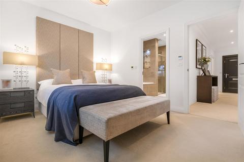 8 Seymour Drive, Ascot, SL5 8FX