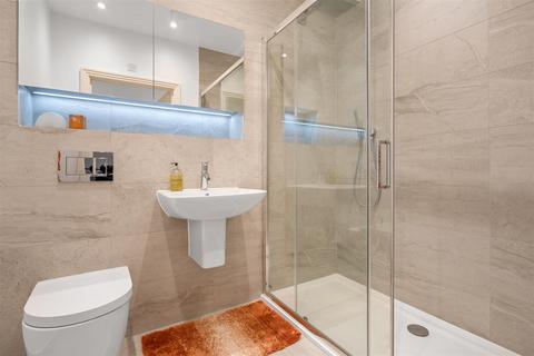 8 Seymour Drive, Ascot, SL5 8FX