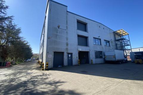 Industrial unit to rent, Barking IG11