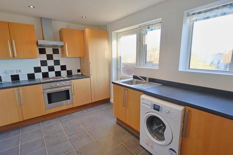 2 bedroom terraced house to rent, Denham Avenue, Allesley Park, Coventry