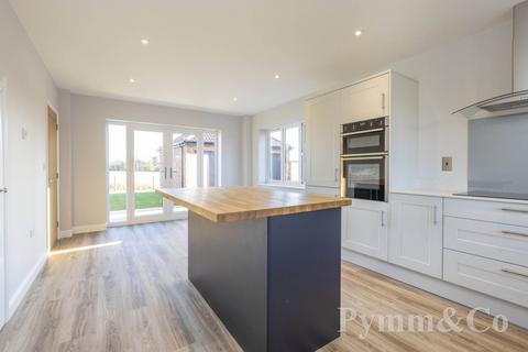 4 bedroom detached house for sale, The Mallows, Norwich NR15